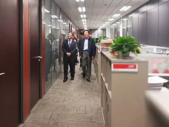 说明: http://www.hzwhlaw.com/uploads/allimg/170510/1-1F51010492S59.jpg