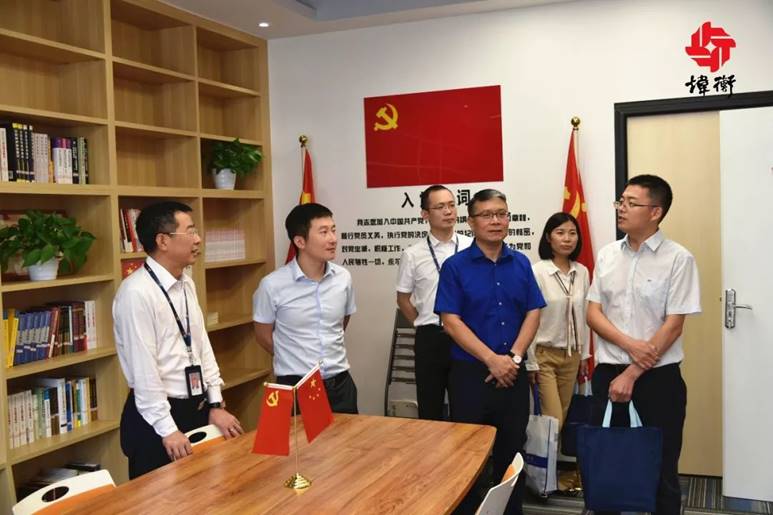 说明: https://mmbiz.qpic.cn/mmbiz_jpg/qgoUZg3AAZfuvsdIgFtUJkUxPTQfJzPyAbLsicT2aV5dI9AapOCsUx493GjzrqsqQeggM91blFK17rQ6OVlB1bw/640?wx_fmt=jpeg