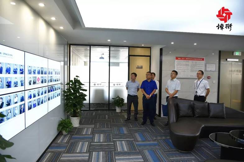 说明: https://mmbiz.qpic.cn/mmbiz_jpg/qgoUZg3AAZfuvsdIgFtUJkUxPTQfJzPyZ8EeIcNJJAaL0JyEaPLqSe4zmqmsHj6lxqQVtcaqnOAaHkDTibDibibEA/640?wx_fmt=jpeg