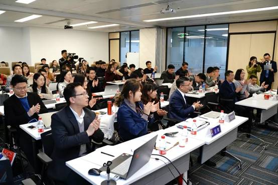 https://mmbiz.qpic.cn/mmbiz_jpg/qgoUZg3AAZfDK8AVkZkibNry7D8EmiciauugQxqeUBQITnILicvcvACAOLoq6ZQHvqwdGbjSpZo6ricib5tW9KWZlNrQ/640?wx_fmt=jpeg